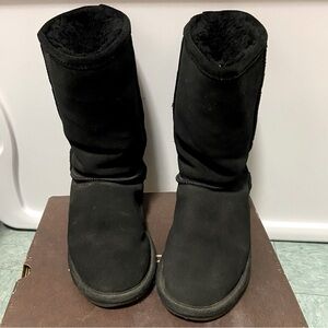 BEARPAW Women’s EMMA Short Boots 610W Black Suede Wool Sheepskin Lined